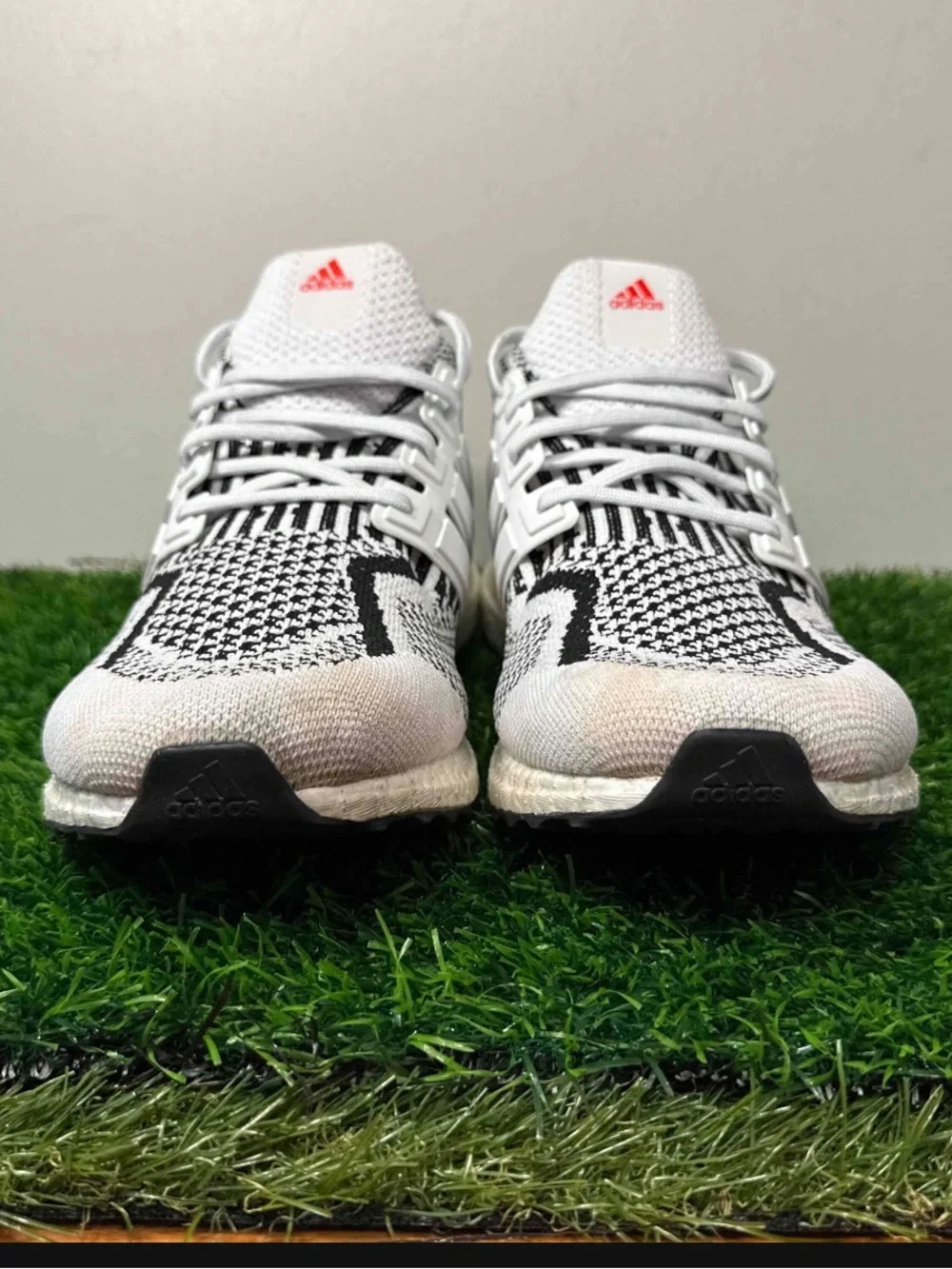 Adidas UltraBoost 5.0 DNA Zebra Black White Men’s Size 14 Sneakers Shoes G54960.